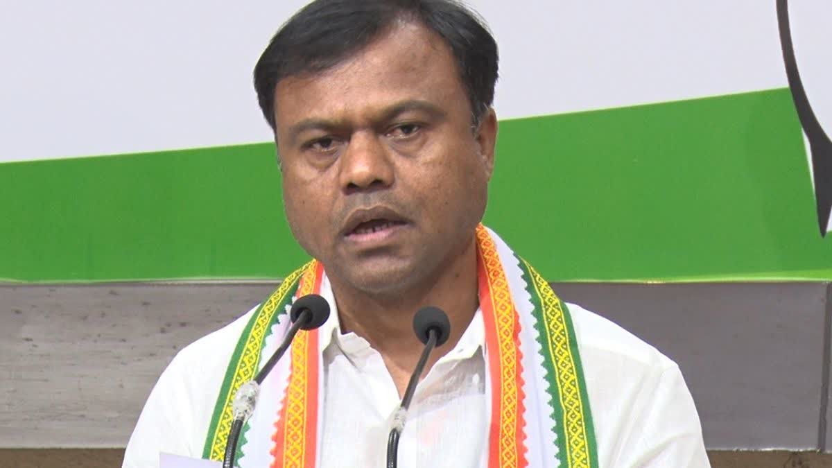 State Congress President Deepak Baij : मिडिया से बोले; डबल इंजिन सरकार फेल, बस्तर की जनता पानी के लिए तरस रही