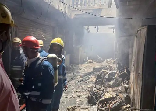 FIRE INCIDENT IN HYDERABAD: नींद से कभी न जाग पाने वाली सुबह,बल्कि लपटों में जली एक पूरी ज़िंदगी भी थी