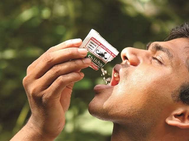 Editorial by Sukant Rajput : बेवकूफों से हमदर्दी