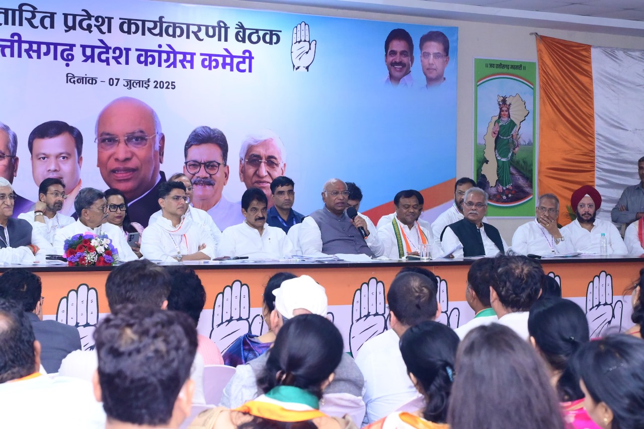 Congress’s farmers, soldiers, constituent assembly : खड़गे बोले मोदी सरकार नीतीश और नायडू की बैसाखी के सहारे