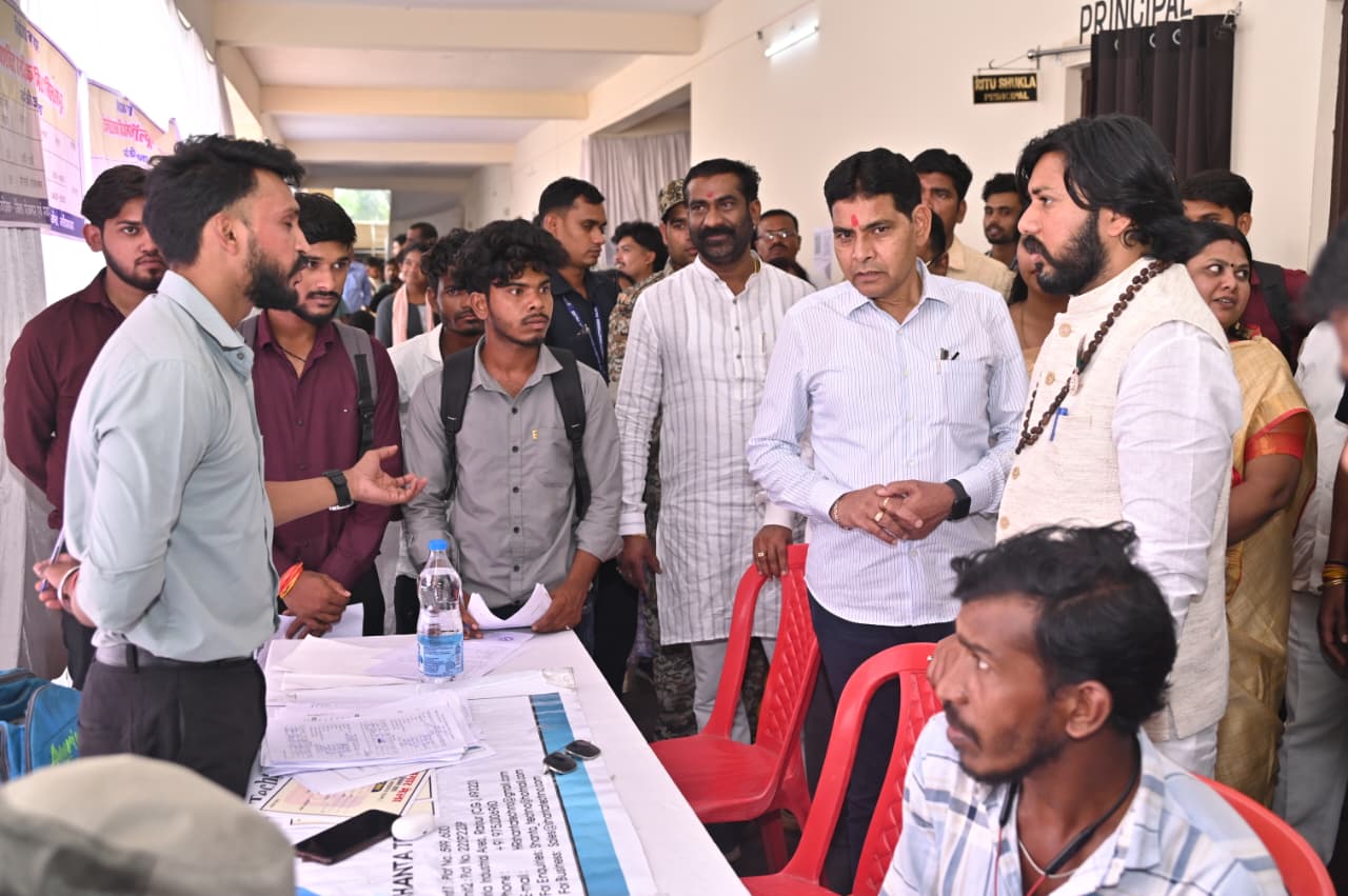 Revenue Minister Tank Ram said : युवाओं को रोजगार दिलाना सरकार की पहली प्राथमिकता