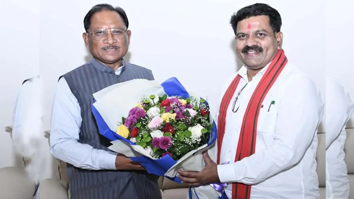 Naxal-Free Chhattisgarh : सीएम साय से मिलकर डिप्टी सीएम शर्मा ने दी बधाई