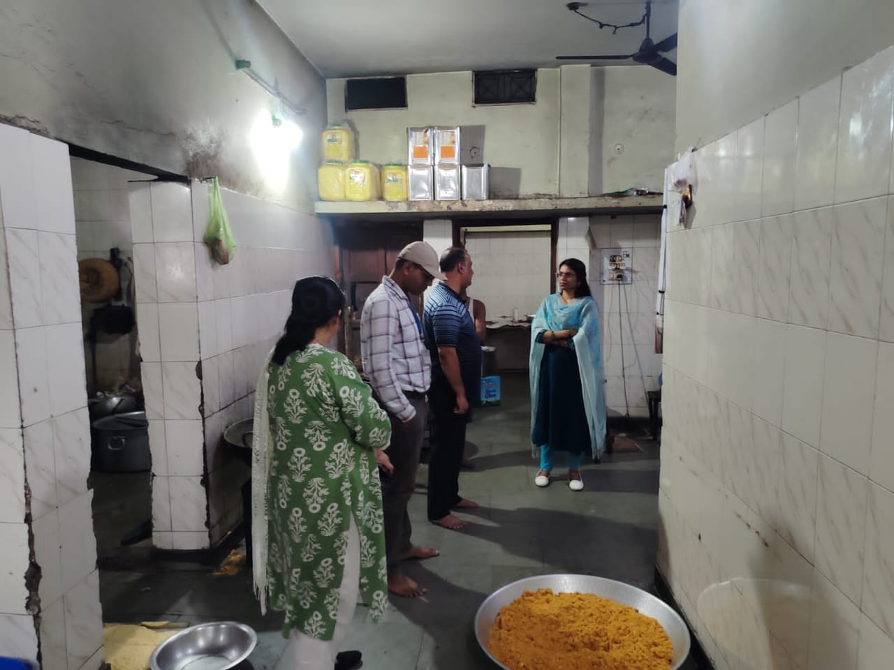 ‘Khabo-Bane Rahibo 2.0’ campaign in Chhattisgarh : मिठाइयां, पनीर और बेसन के पकवानों के लिए गए नमूने