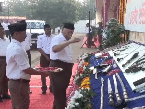 The Sangh was founded on the day of Dussehra : भागवत ने RSS मुख्यालय में शस्त्र पूजन किया